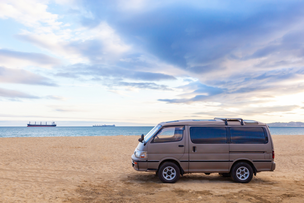 10 лучших пляжей России для летнего отдыха