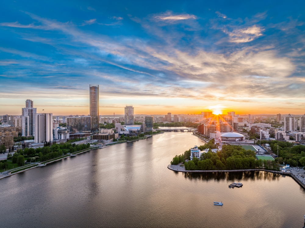 Екатеринбург: индустриальный стиль и уральские легенды